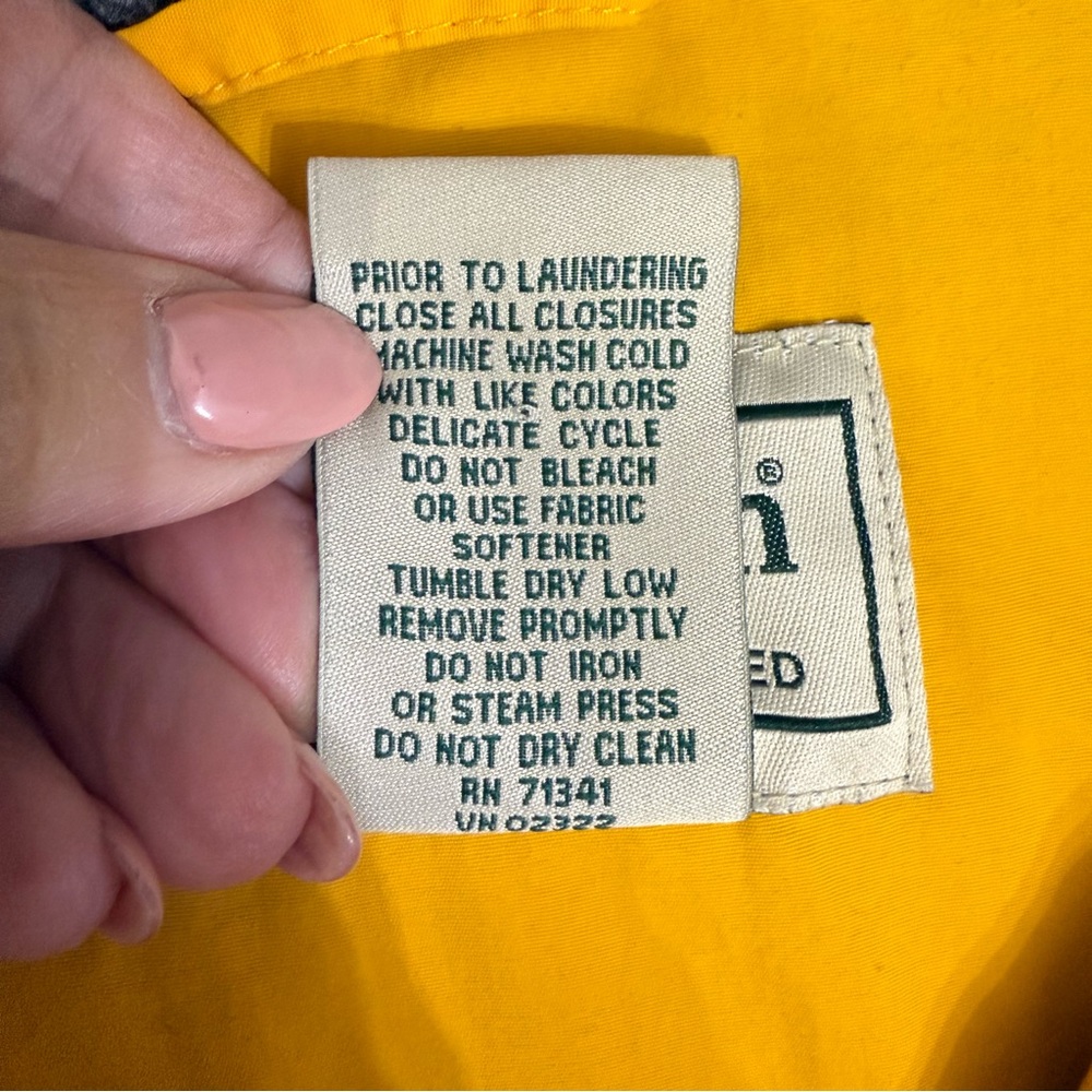 L.L. Bean fleece lined zip up vest size M - Picture 12 of 12